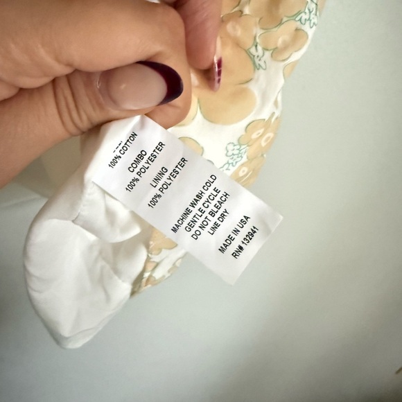 Amanda Uprichard was oversized lace collar floral top - Picture 3 of 5